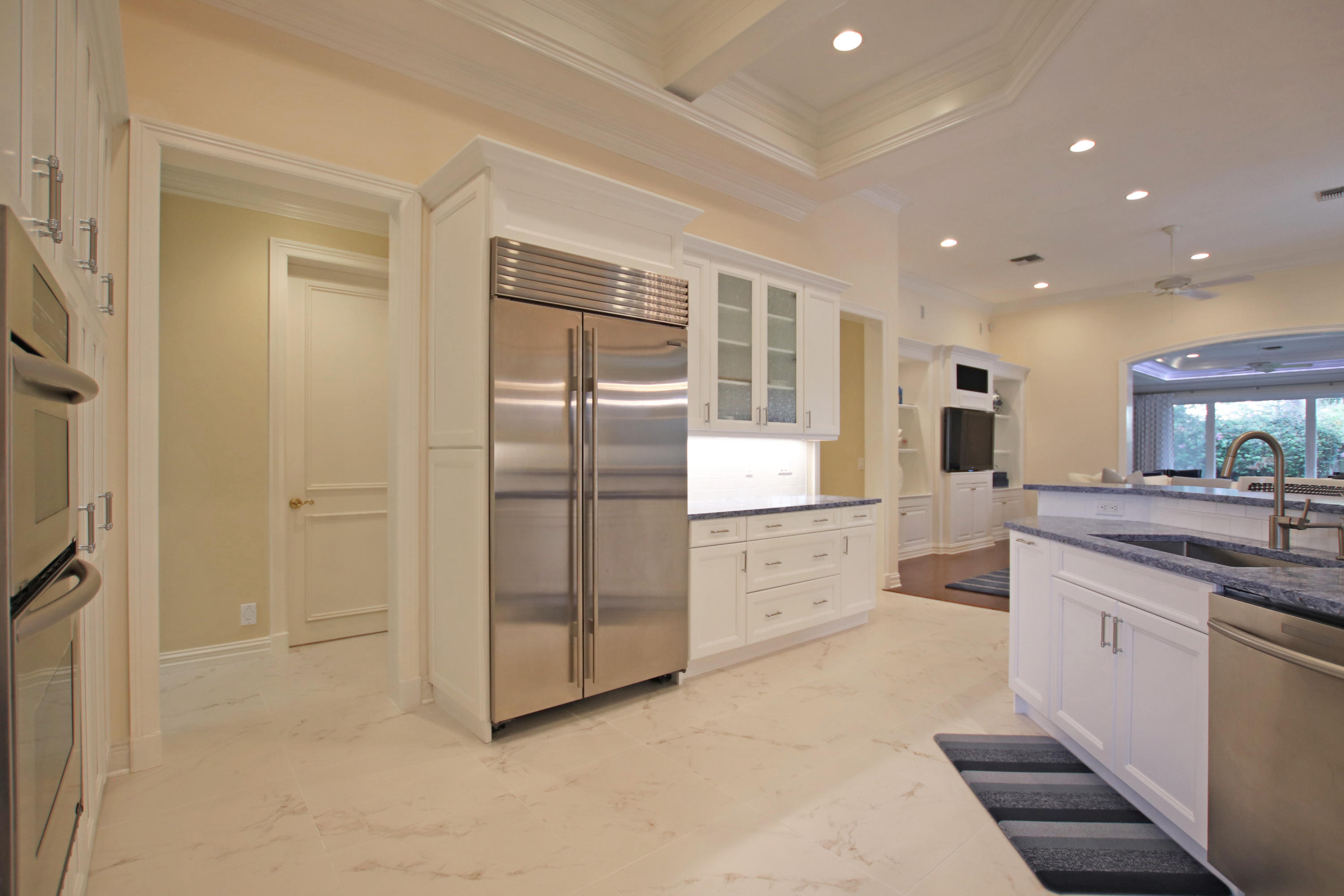 19 Bayview Road Tequesta, FL 33469 - Photo 12 of 54 Kitchen