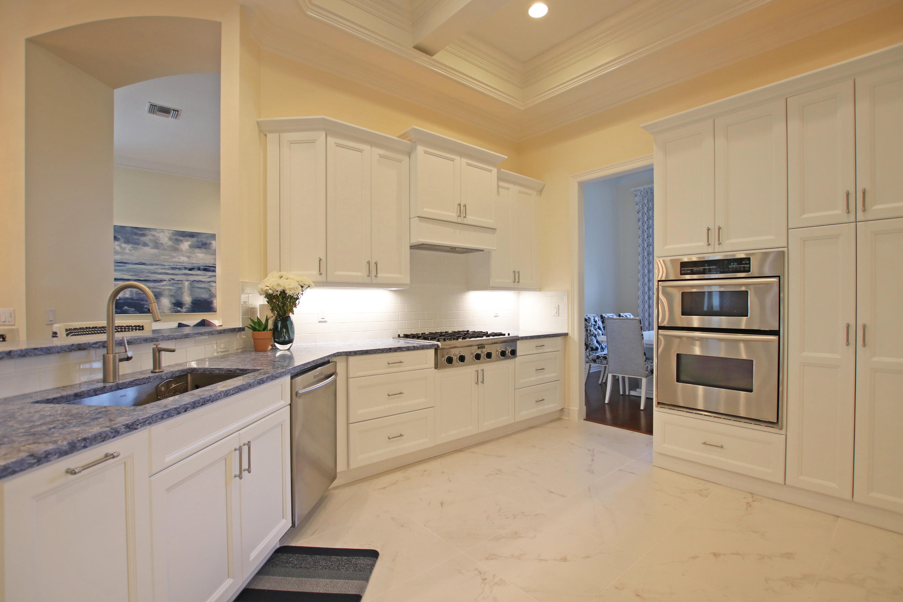 19 Bayview Road Tequesta, FL 33469 - Photo 14 of 54 Kitchen