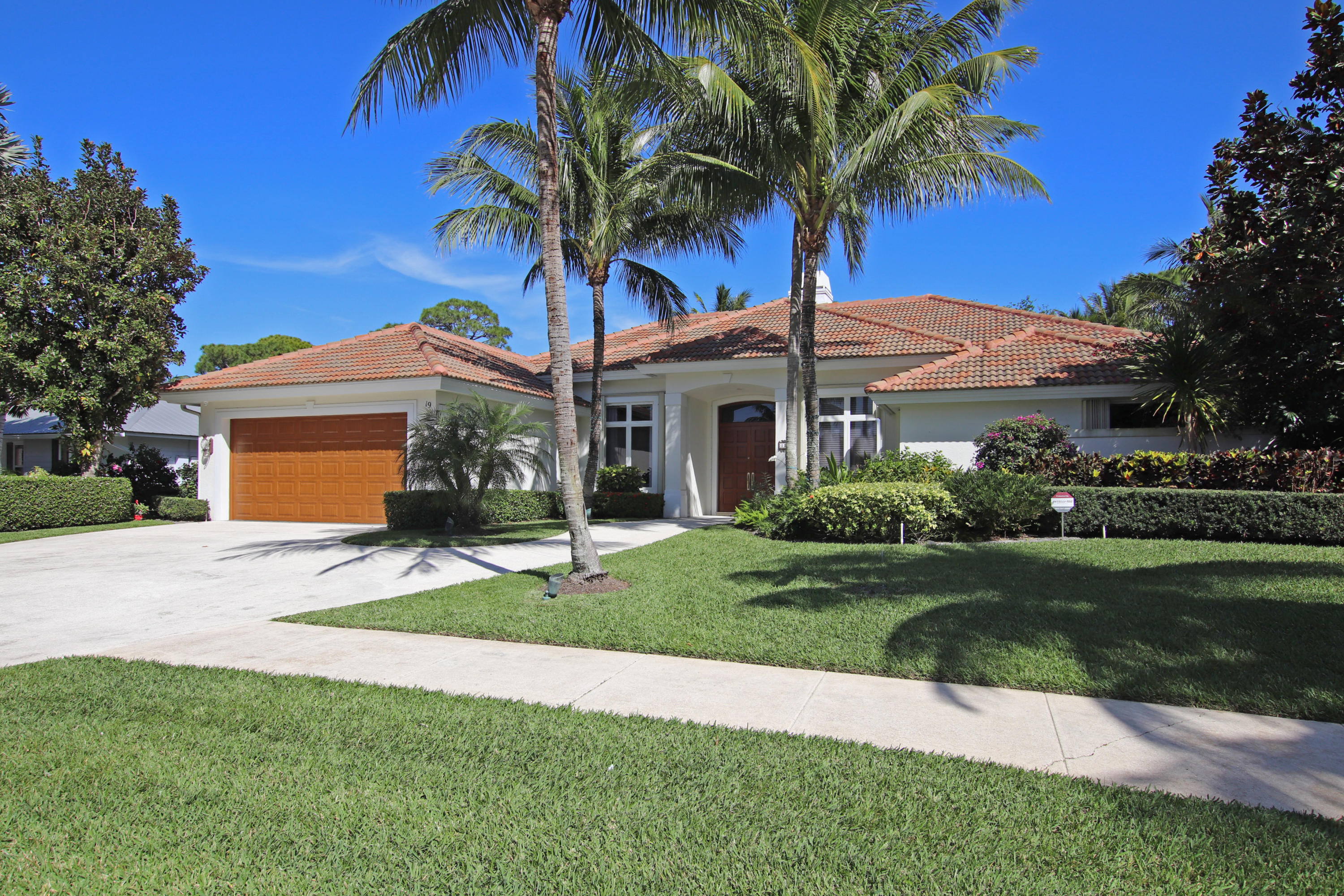 19 Bayview Road Tequesta, FL 33469 - Photo 2 of 54 19 Bayview Rd