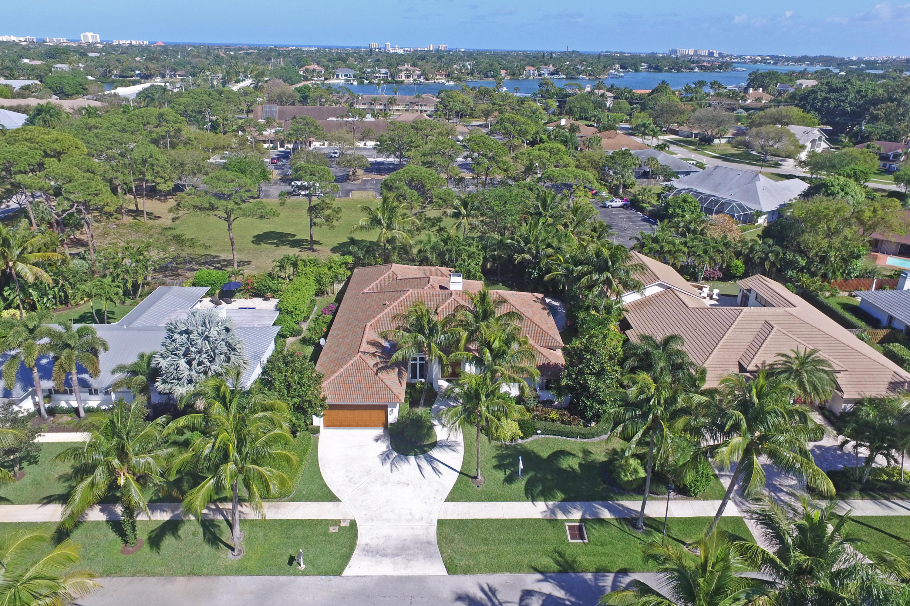 19 Bayview Road Tequesta, FL 33469 - Photo 4 of 54 Aerial