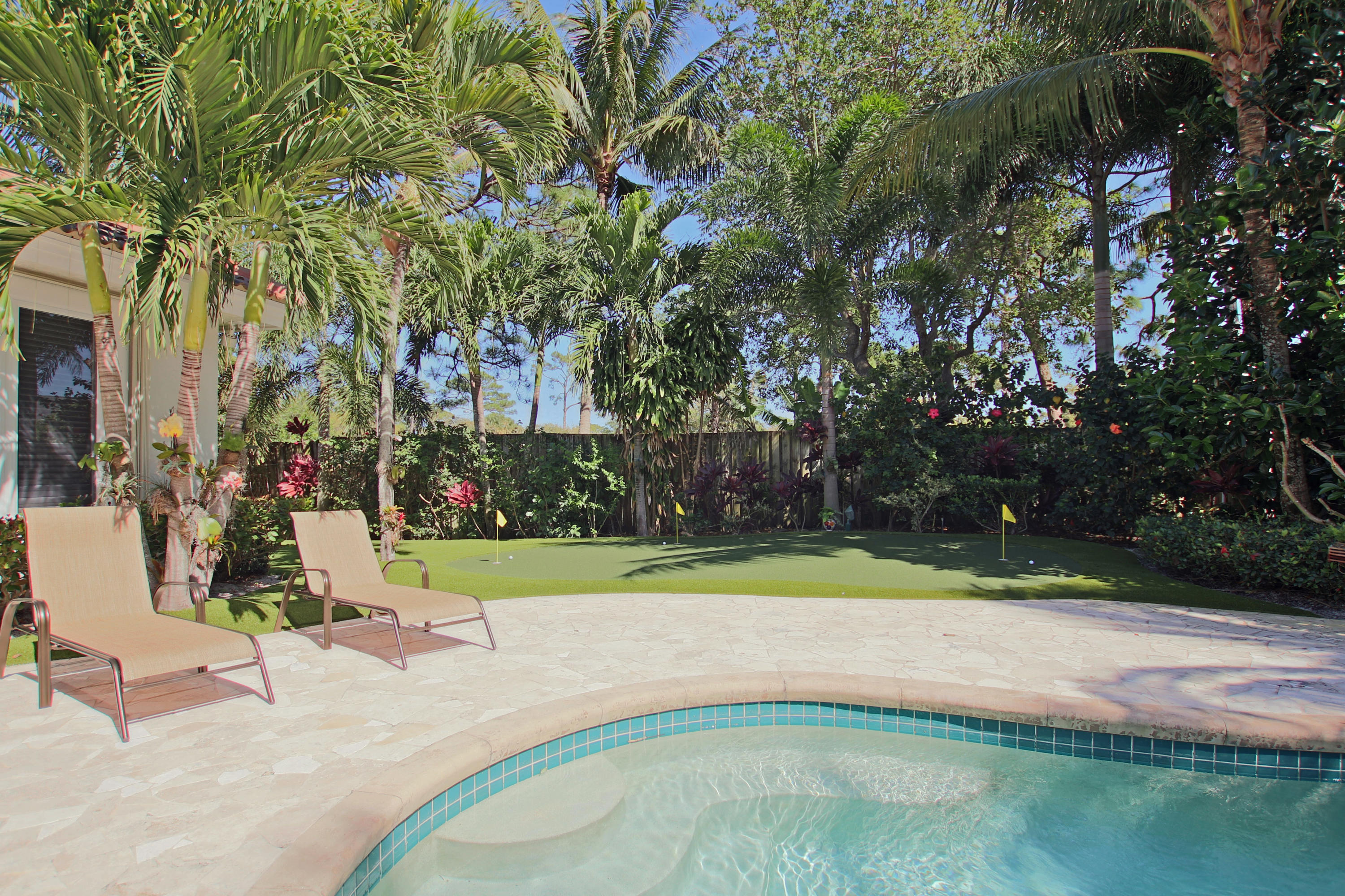 19 Bayview Road Tequesta, FL 33469 - Photo 45 of 54 Backyard