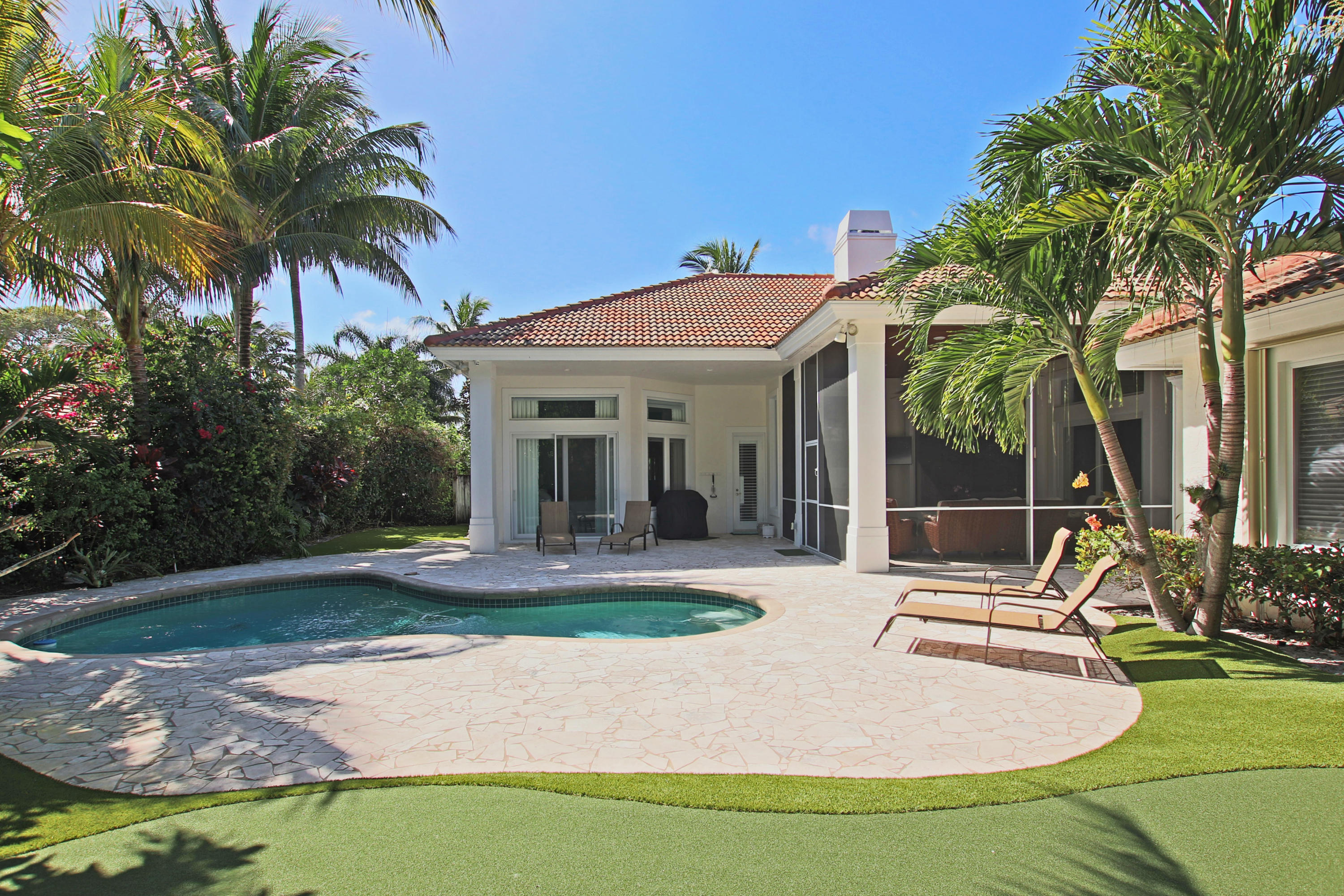 19 Bayview Road Tequesta, FL 33469 - Photo 50 of 54 Back of Home