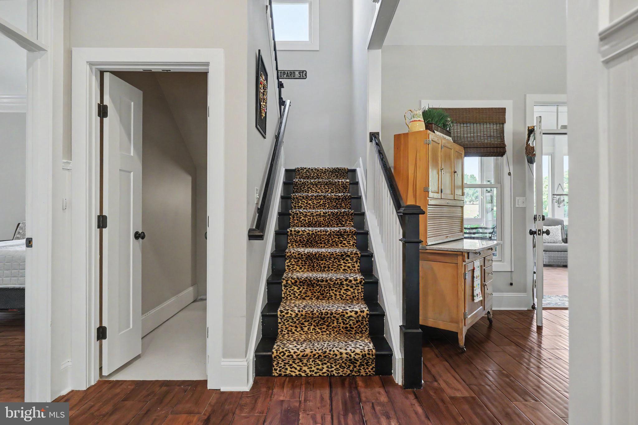 16081 Purcellville Road Purcellville, VA 20132 - Photo 64 of 117 Stairway to Upper Level