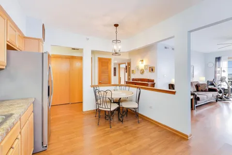 $325,000 | 770 Pearson Street, Unit 808, Des Plaines, IL 60016