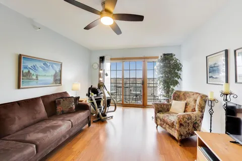 $325,000 | 770 Pearson Street, Unit 808, Des Plaines, IL 60016