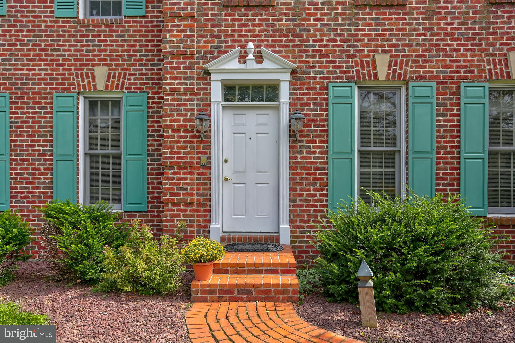 287 Kingsbridge Drive Lititz, PA 17543 - Photo 3 of 44
