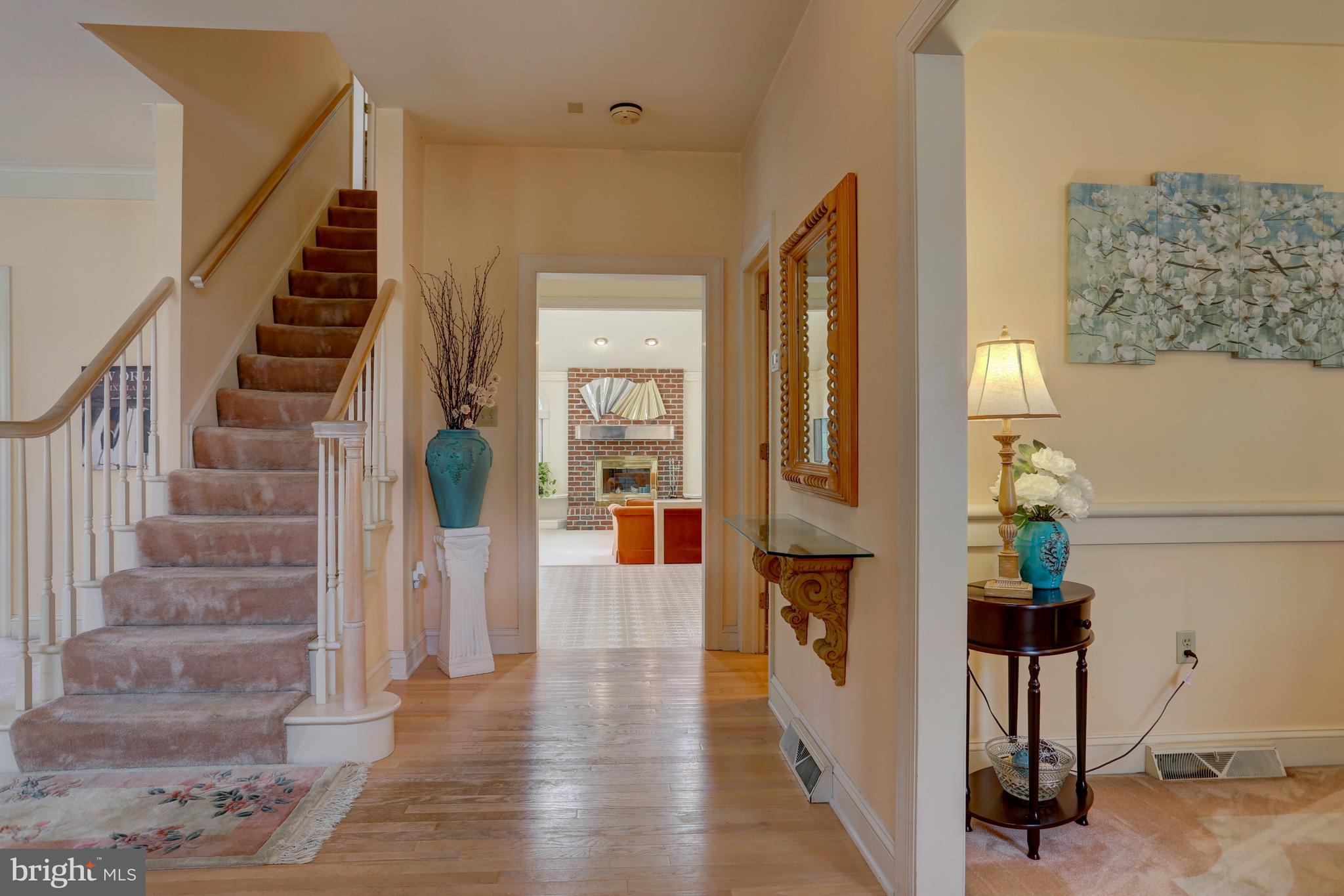 287 Kingsbridge Drive Lititz, PA 17543 - Photo 4 of 44