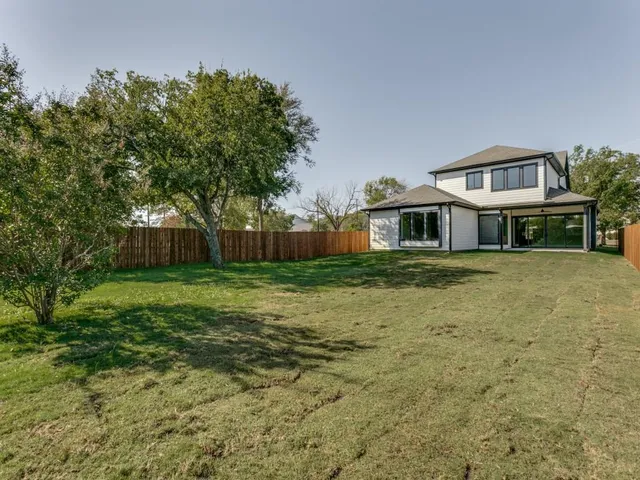 $1,399,999 | 204 Pecan Street, Roanoke, TX 76262