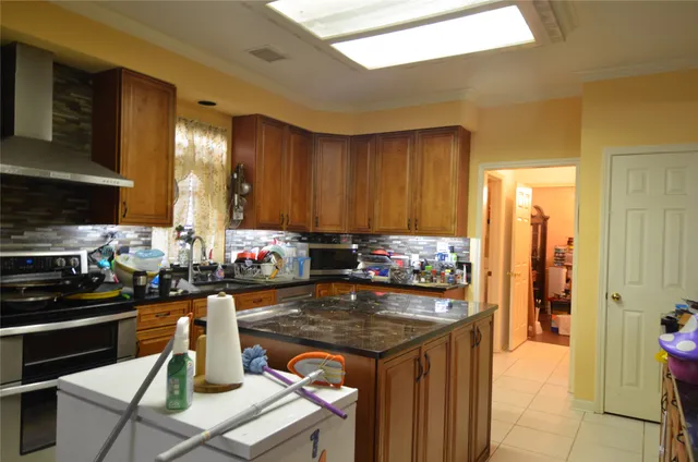 a living room filled with furniture