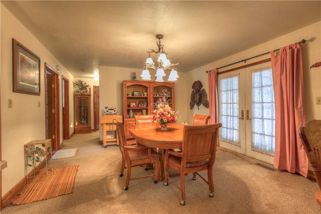 550 Puncheon Creek Road Lafayette, TN 37083 - Photo 8 of 20 Imagine enjoying holiday meals with family in this dining room!