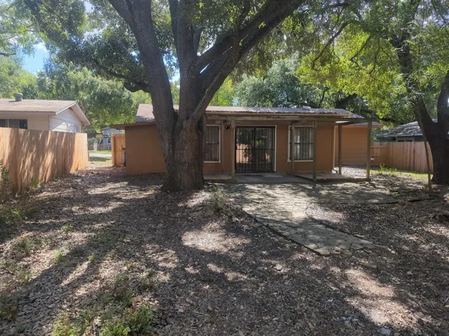 $1,800 | 5204 Peppertree Parkway, Austin, TX 78744