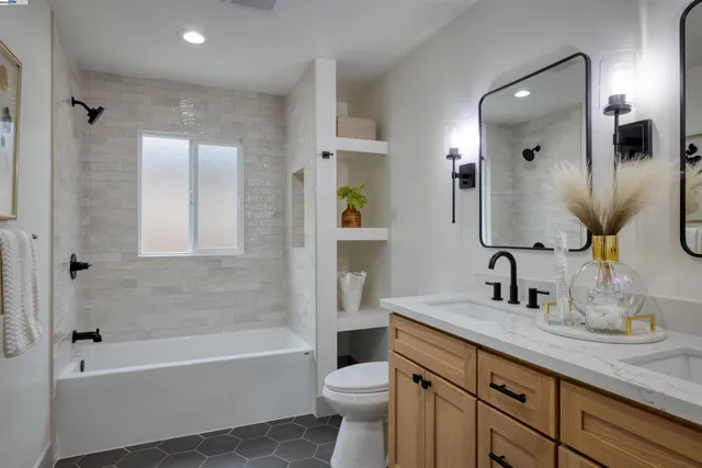 $949,000 | 1465 Sixth Street, Berkeley, CA 94710