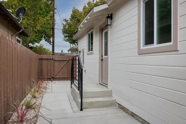 $949,000 | 1465 Sixth Street, Berkeley, CA 94710