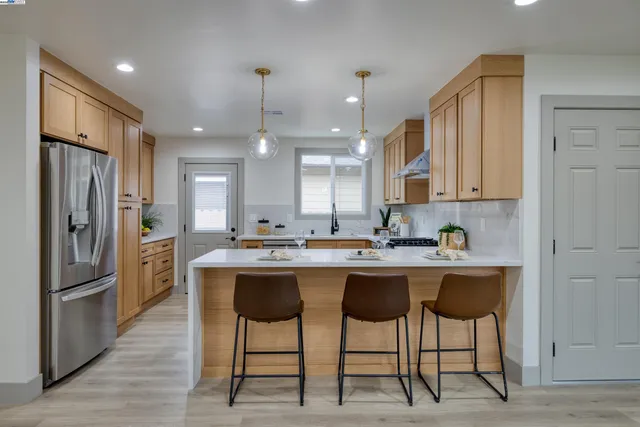 $949,000 | 1465 Sixth Street, Berkeley, CA 94710