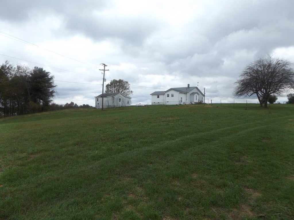 994 Kinzer Road Hillsville, VA 24343 - Photo 20 of 48 Gallery Image 20