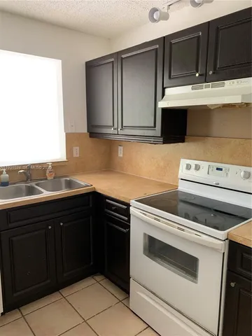 $3,450 | 3441 Torremolinos Avenue, Unit A38, Doral, FL 33178
