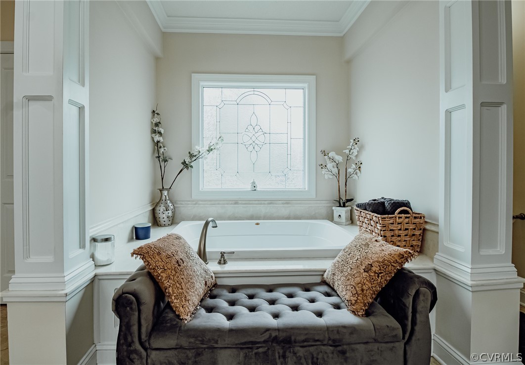 6809 West Quaker Road Disputanta, VA 23842 - Photo 33 of 49 a living room with furniture and a window