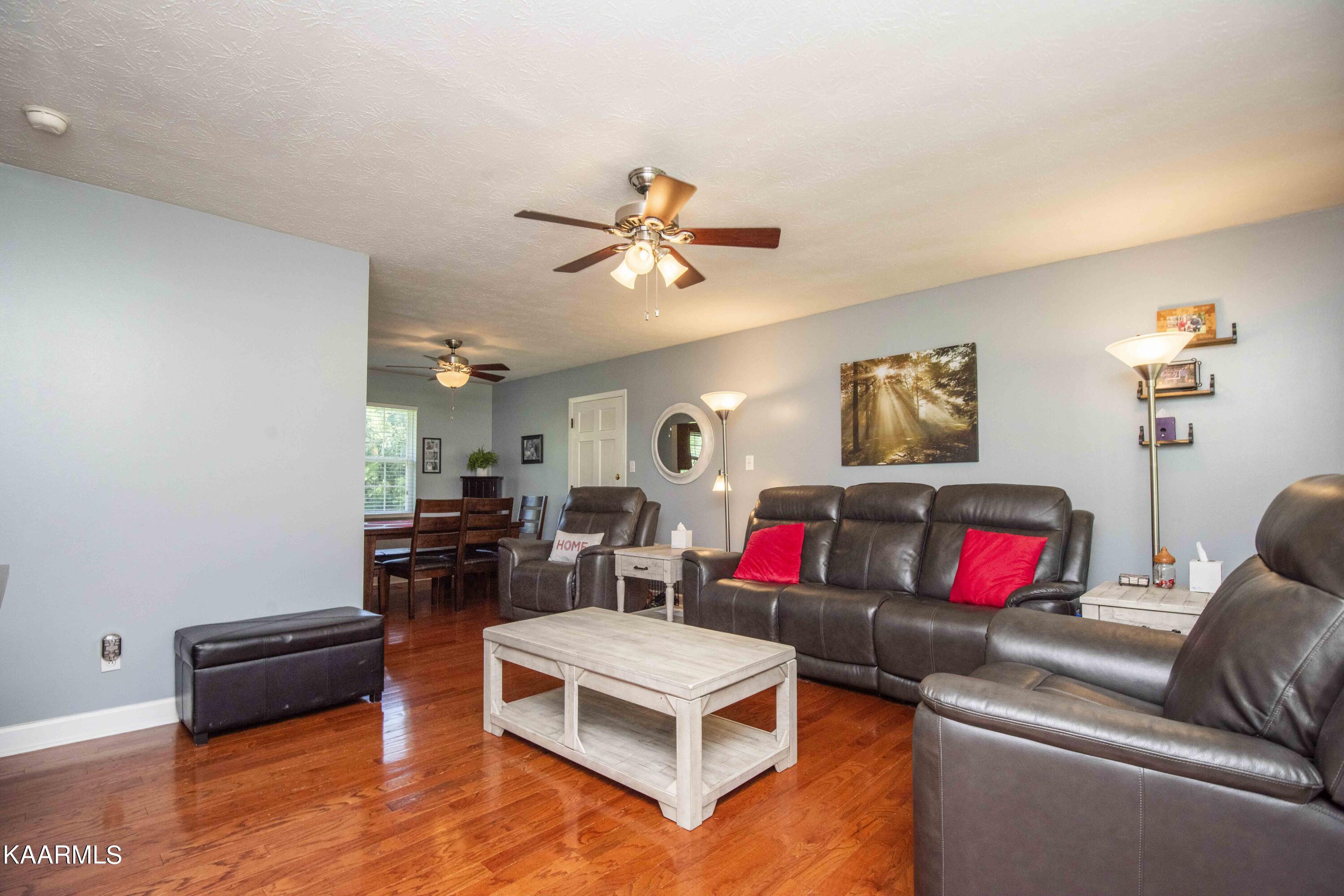 7217 North Ruggles Ferry Pike Knoxville, TN 37924 - Photo 5 of 20 living 1_1