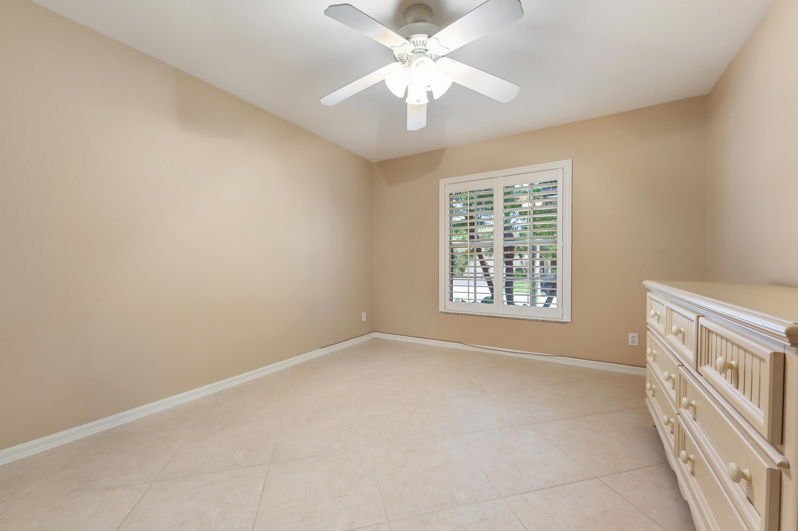 12075 Roma Road Boynton Beach, FL 33436 - Photo 9 of 33 GUEST BEDROOM