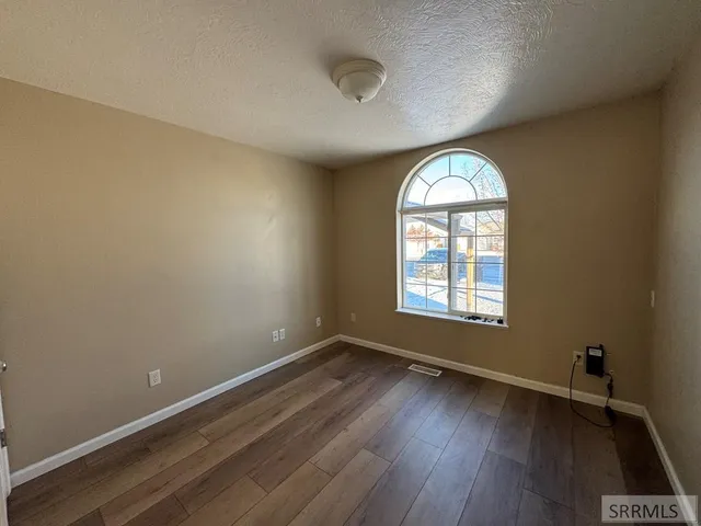 $405,000 | 3736 Ellendale Circle, Ammon, ID 83406