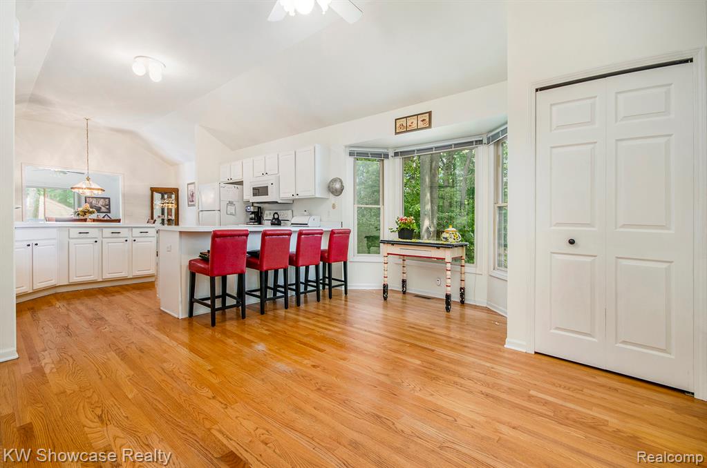3675 South Commerce Road Walled Lake, MI 48390 - Photo 9 of 30 Gallery Image 9