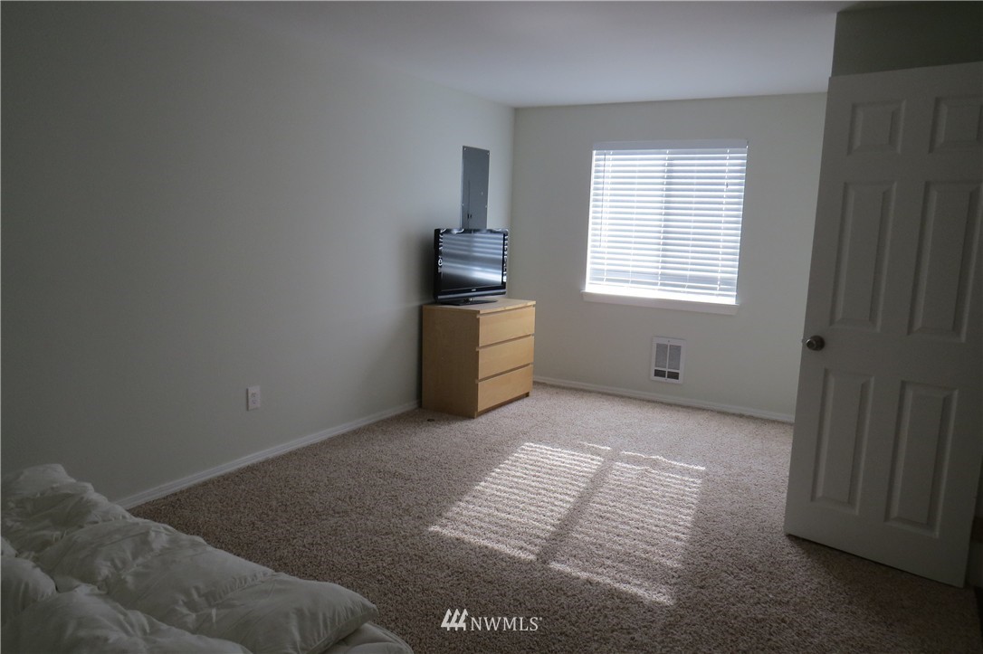 508 Stevens Avenue Northwest Renton, WA 98057 - Photo 11 of 16