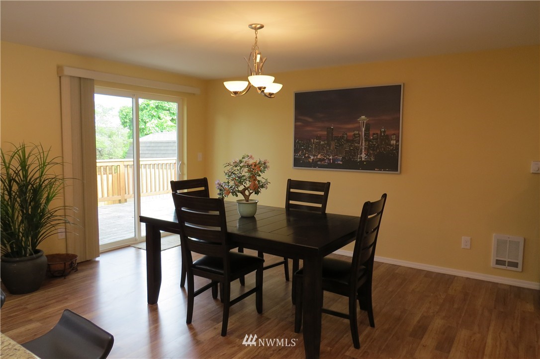 508 Stevens Avenue Northwest Renton, WA 98057 - Photo 5 of 16