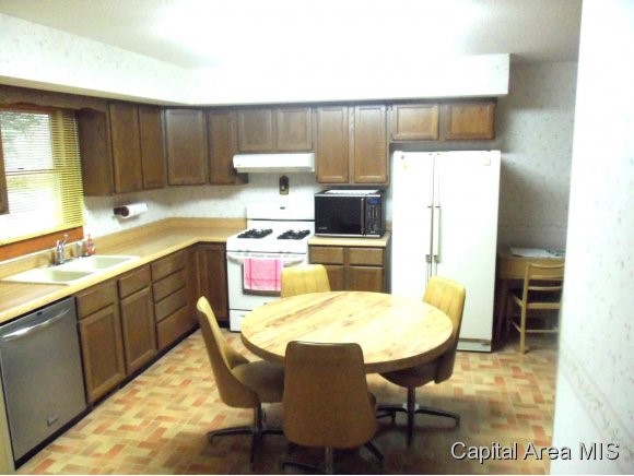 55 Ramblewood Road Chatham, IL 62629 - Photo 6 of 6 Gallery Image 6
