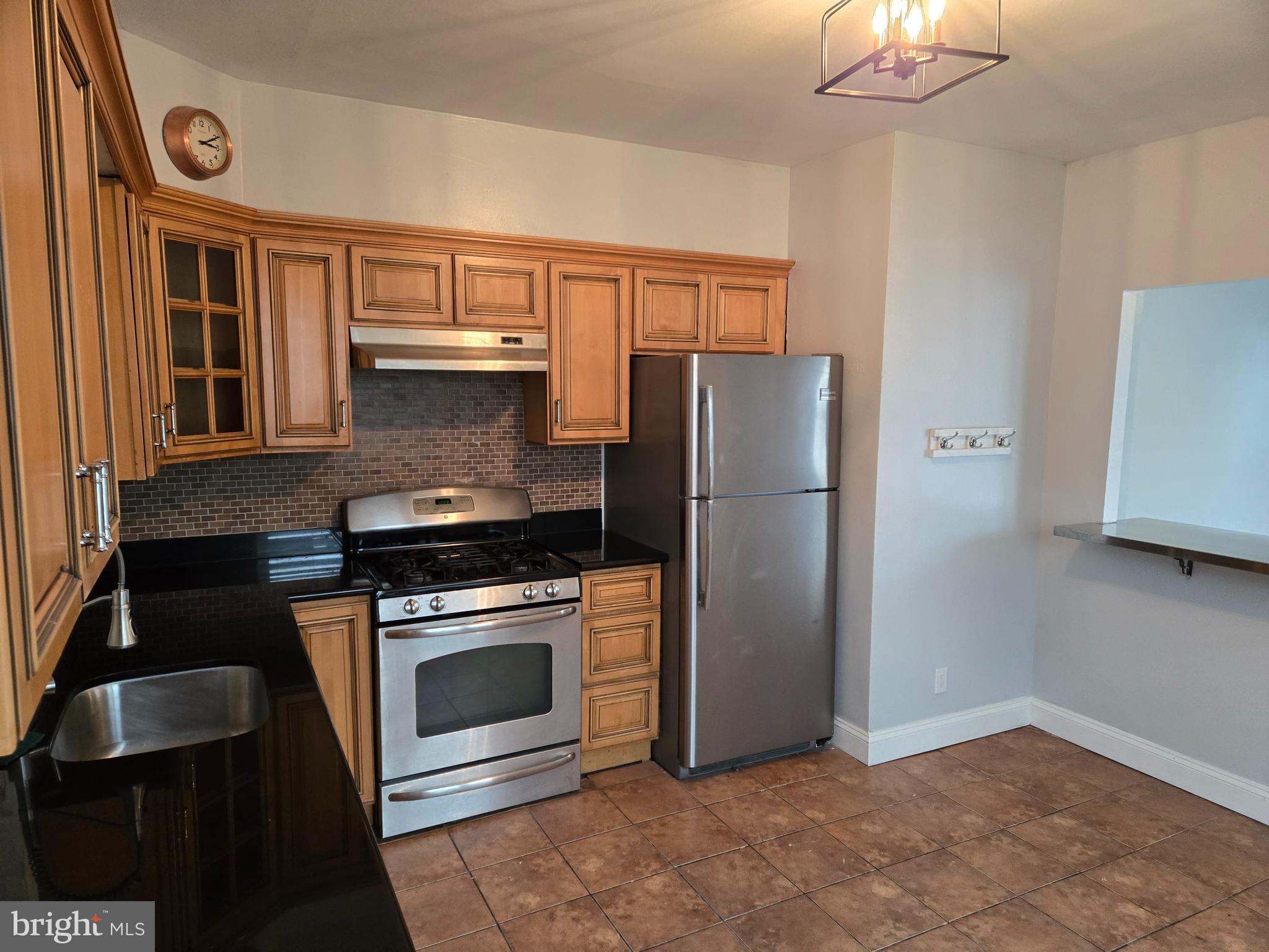 460 Shurs Lane Philadelphia, PA 19128 - Photo 4 of 27