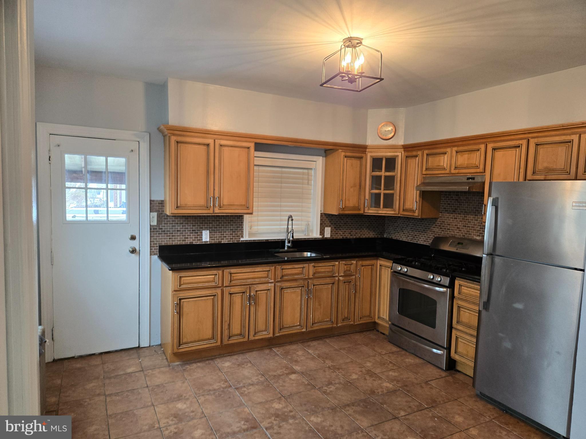 460 Shurs Lane Philadelphia, PA 19128 - Photo 5 of 27
