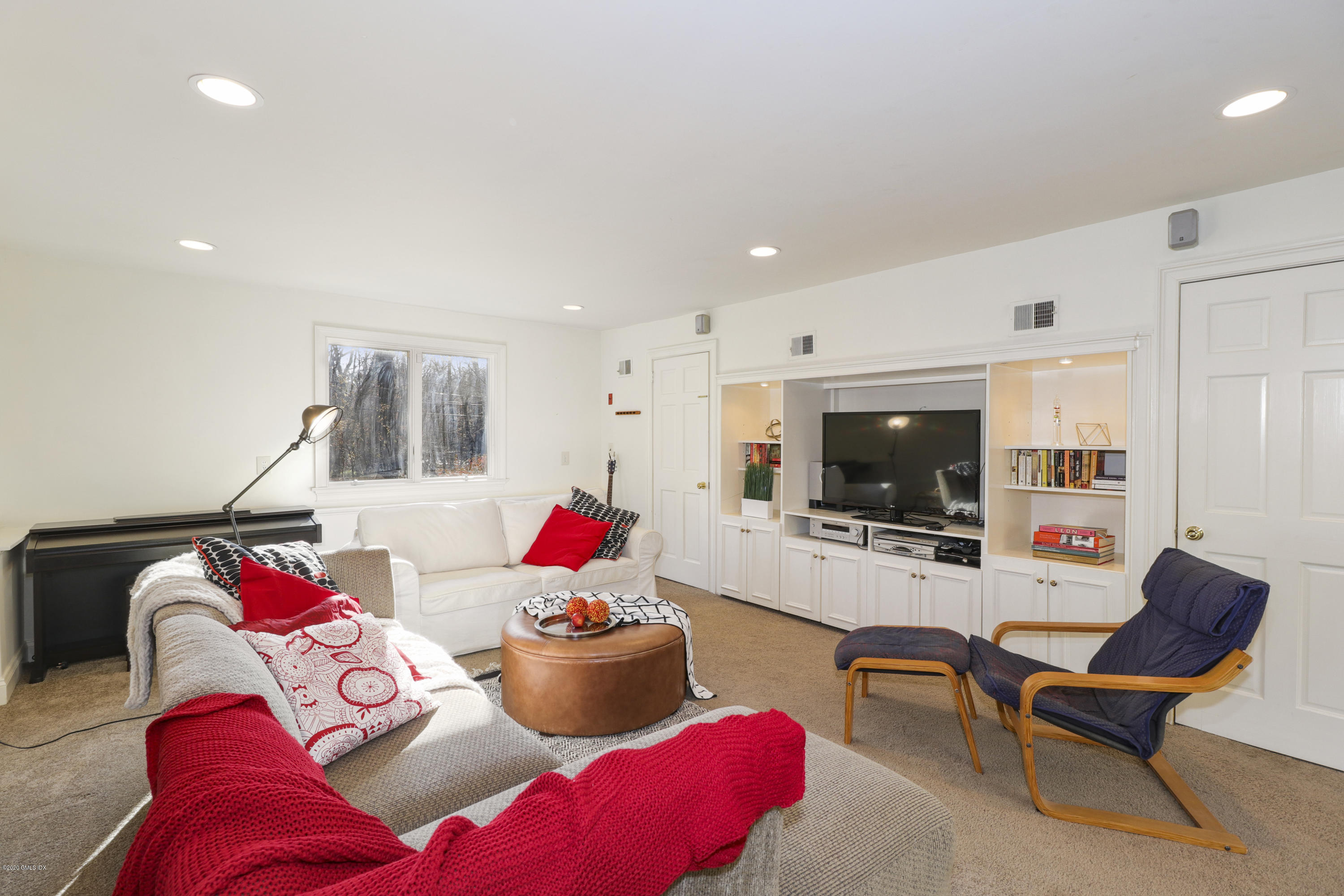360 Cognewaugh Road Cos Cob, CT 06807 - Photo 11 of 27 010-photo-family-room-7815087