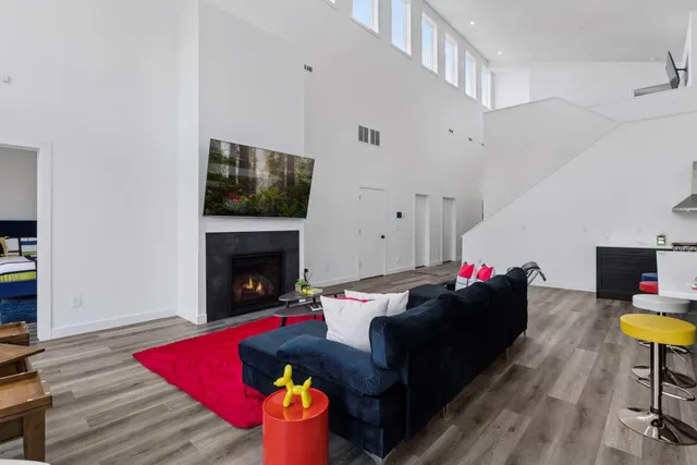 $729,900 | 1021 Gardner Street East, Wayzata, MN 55391