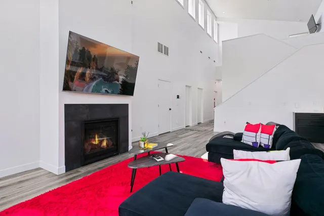 $699,900 | 1021 Gardner Street East, Wayzata, MN 55391