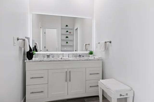 $699,900 | 1021 Gardner Street East, Wayzata, MN 55391