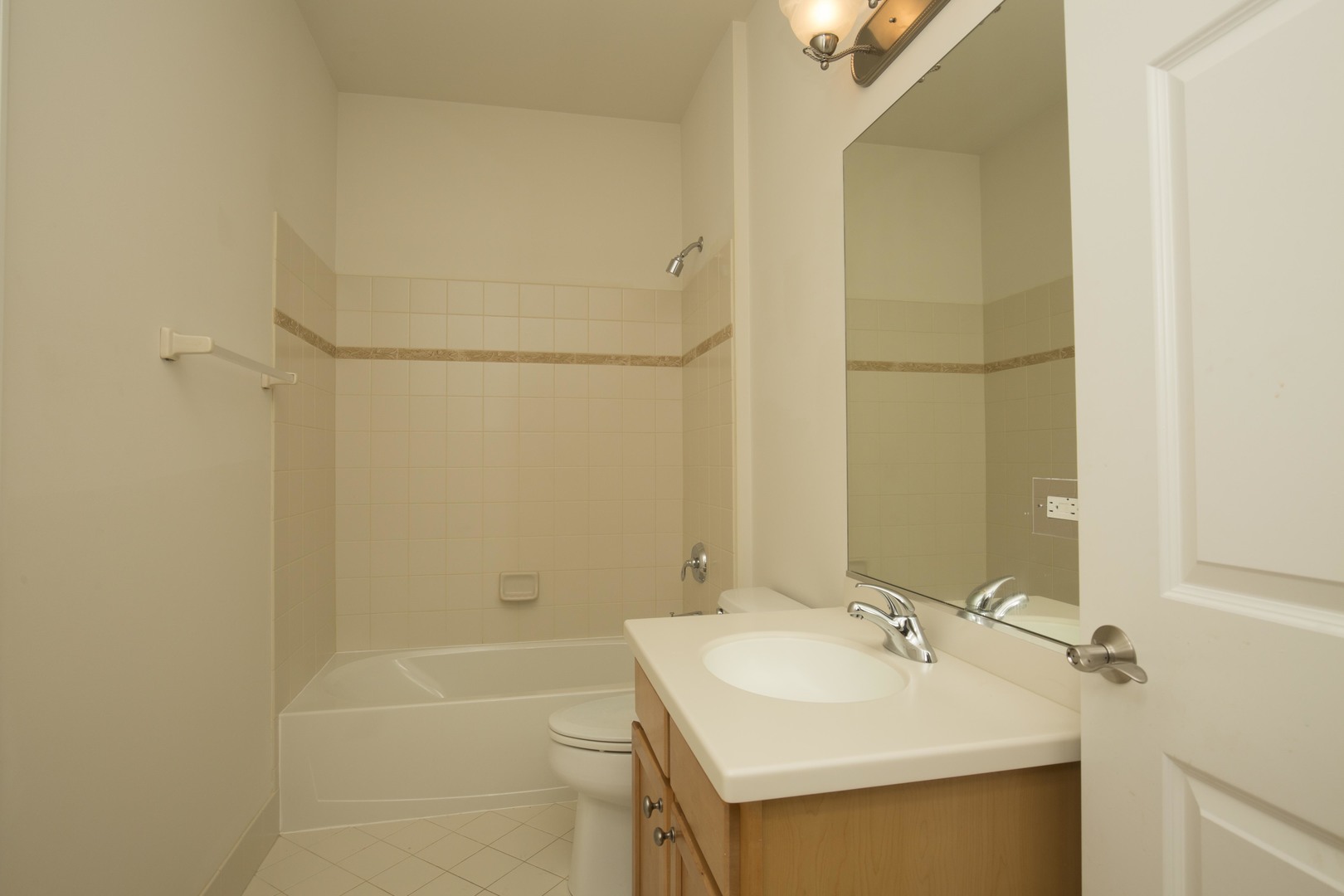 1032 Riviera Drive Elgin, IL 60124 - Photo 14 of 26