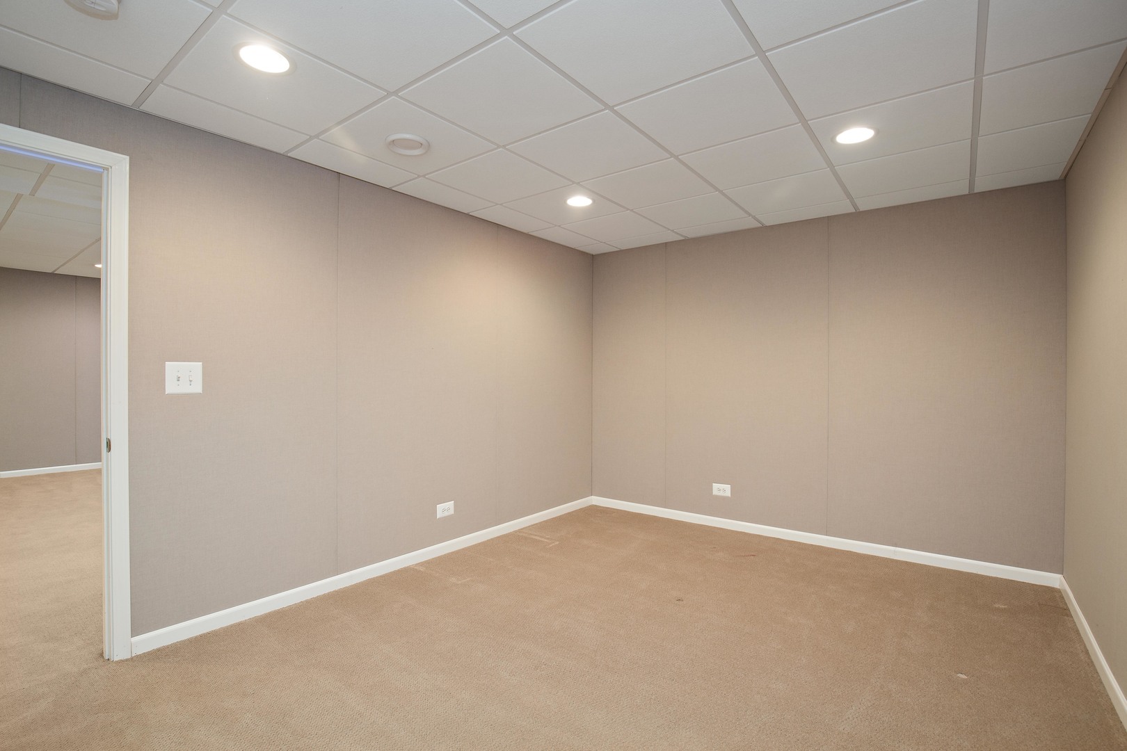 1032 Riviera Drive Elgin, IL 60124 - Photo 19 of 26