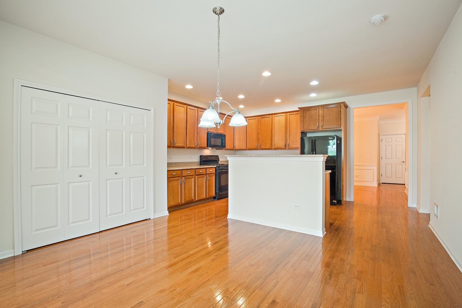 1032 Riviera Drive Elgin, IL 60124 - Photo 6 of 26