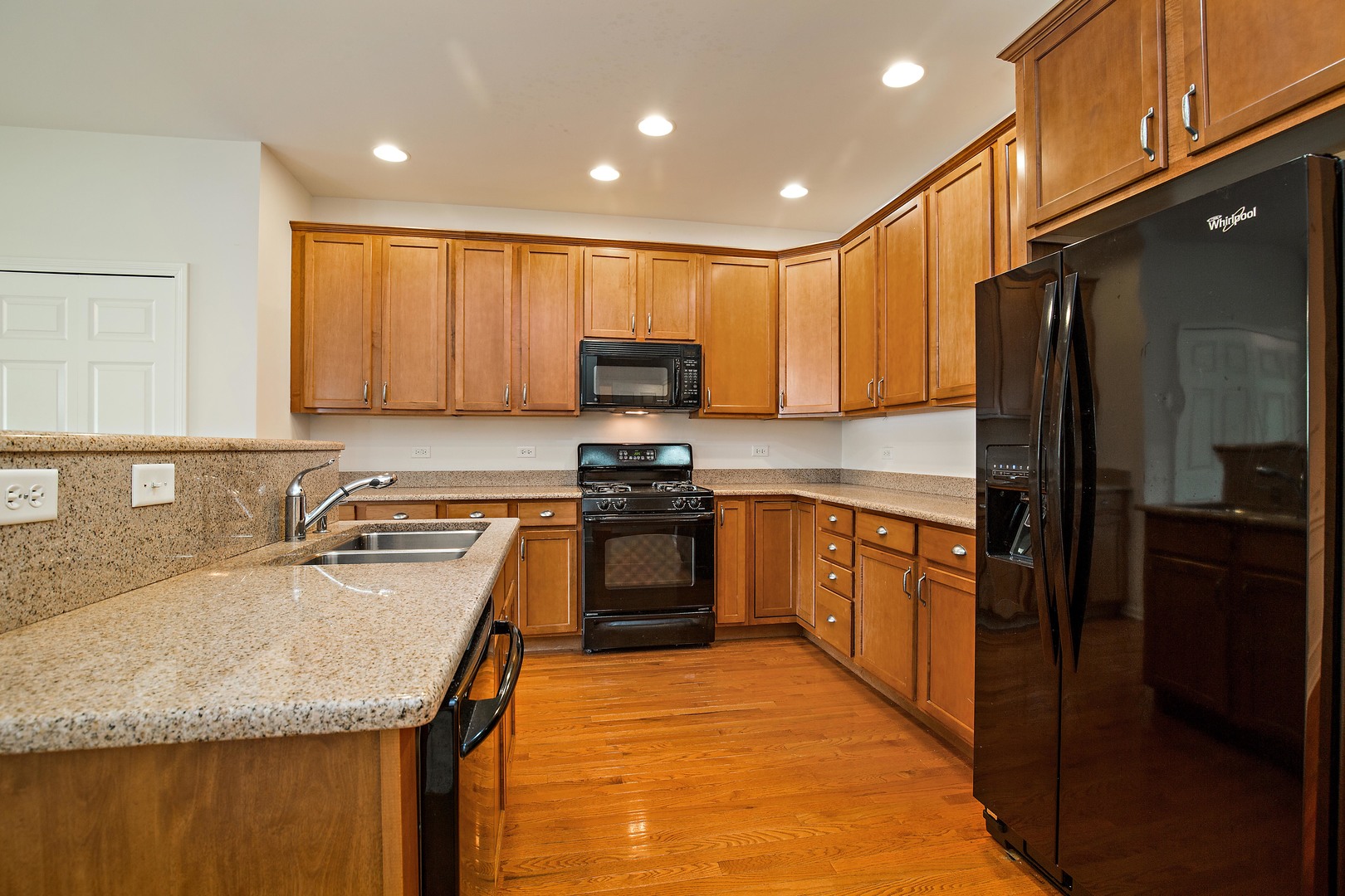 1032 Riviera Drive Elgin, IL 60124 - Photo 7 of 26