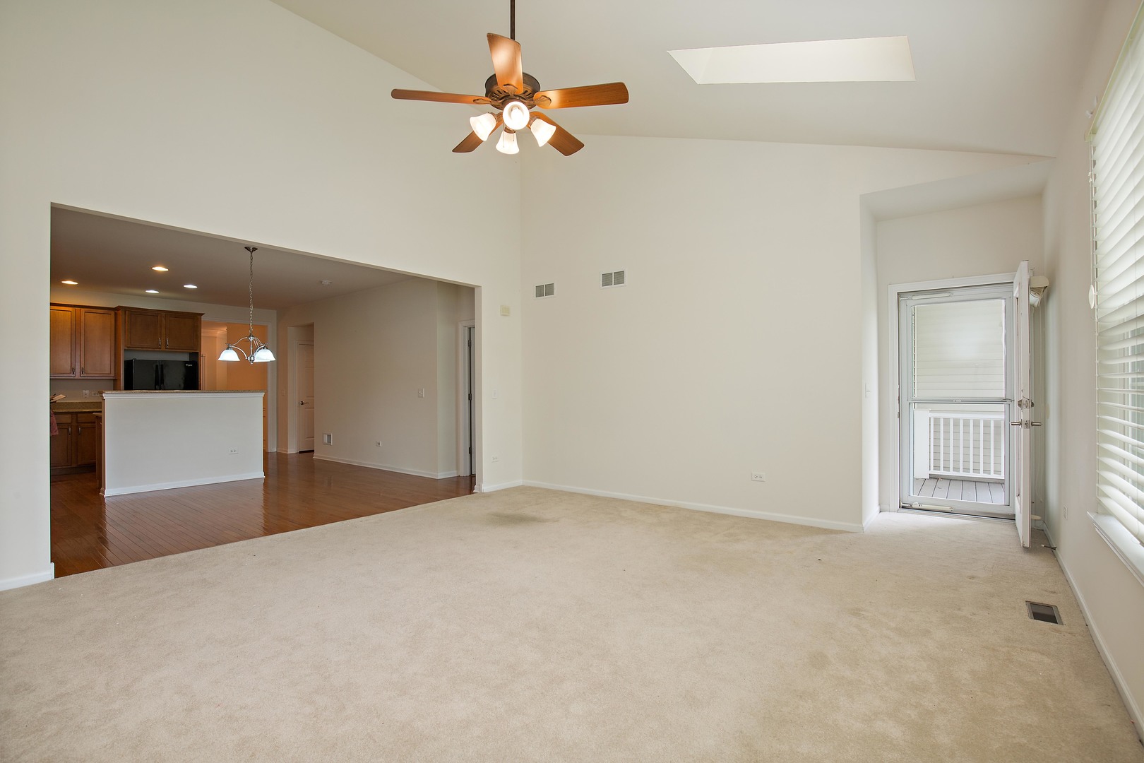 1032 Riviera Drive Elgin, IL 60124 - Photo 8 of 26
