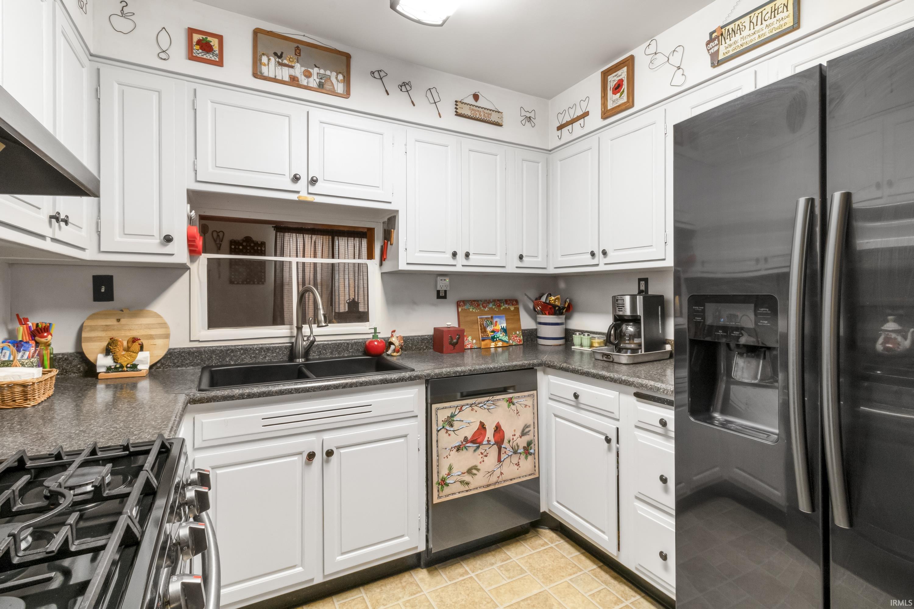 1015 Jameson Court New Castle, IN 47362 - Photo 2 of 36