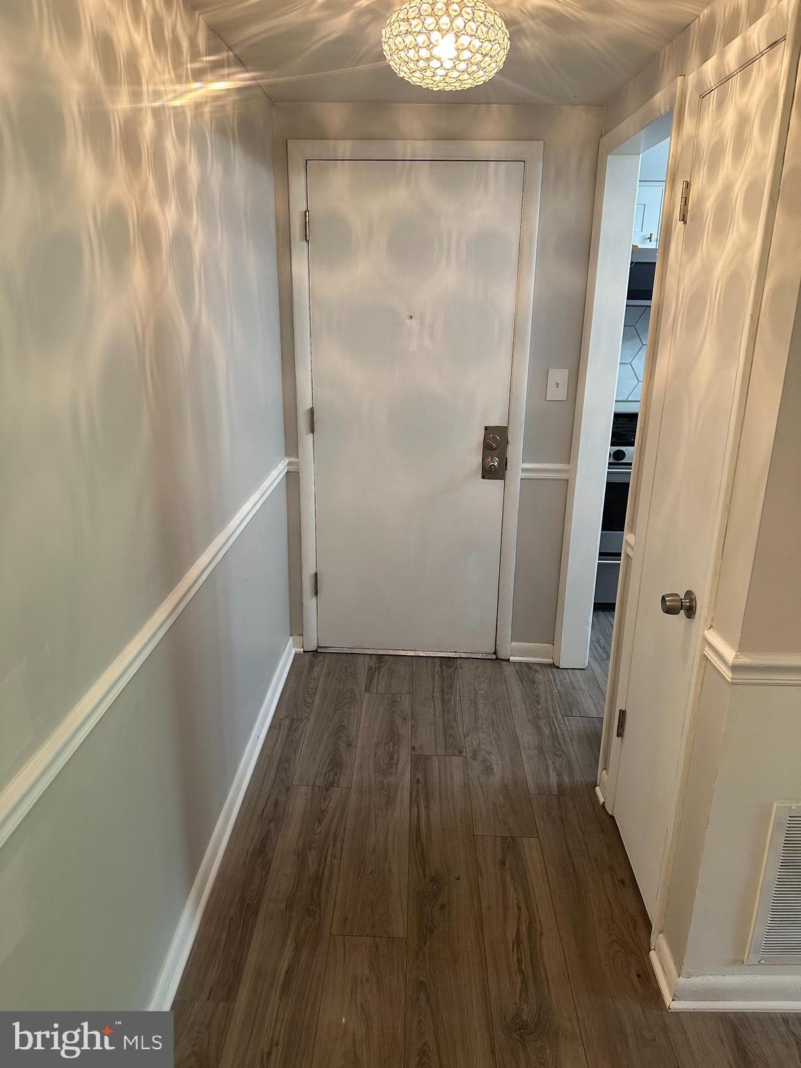 22 Cross Keys Road, Unit 22D Baltimore, MD 21210 - Photo 3 of 16 Foyer