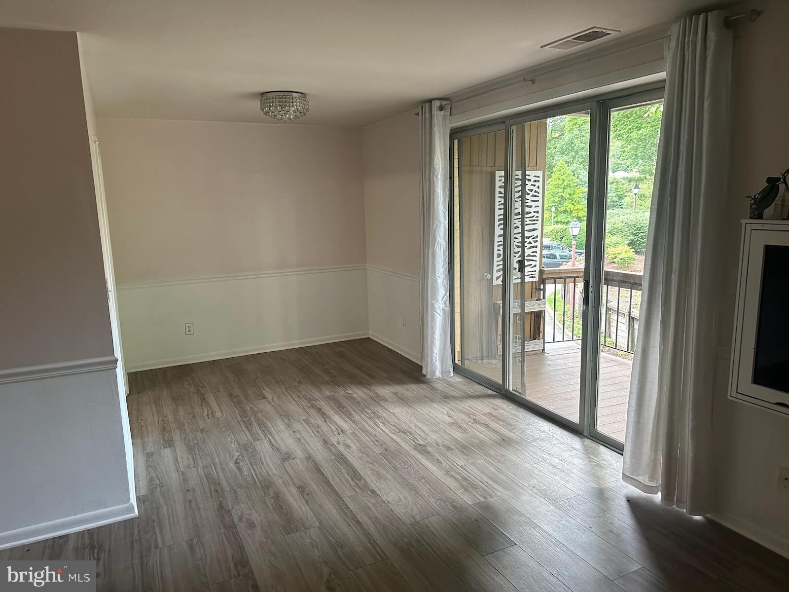 22 Cross Keys Road, Unit 22D Baltimore, MD 21210 - Photo 5 of 16 Dining Room