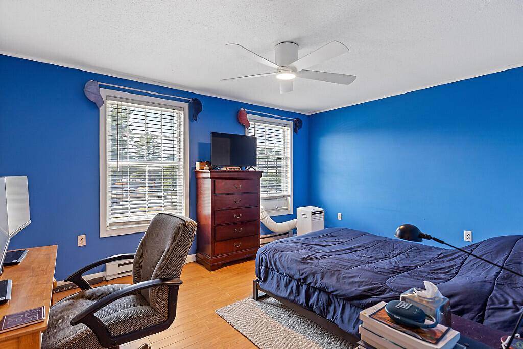 10 Ocean Park Road, Unit 4 Old Orchard Beach, ME 04064 - Photo 22 of 52 Bedroom 2