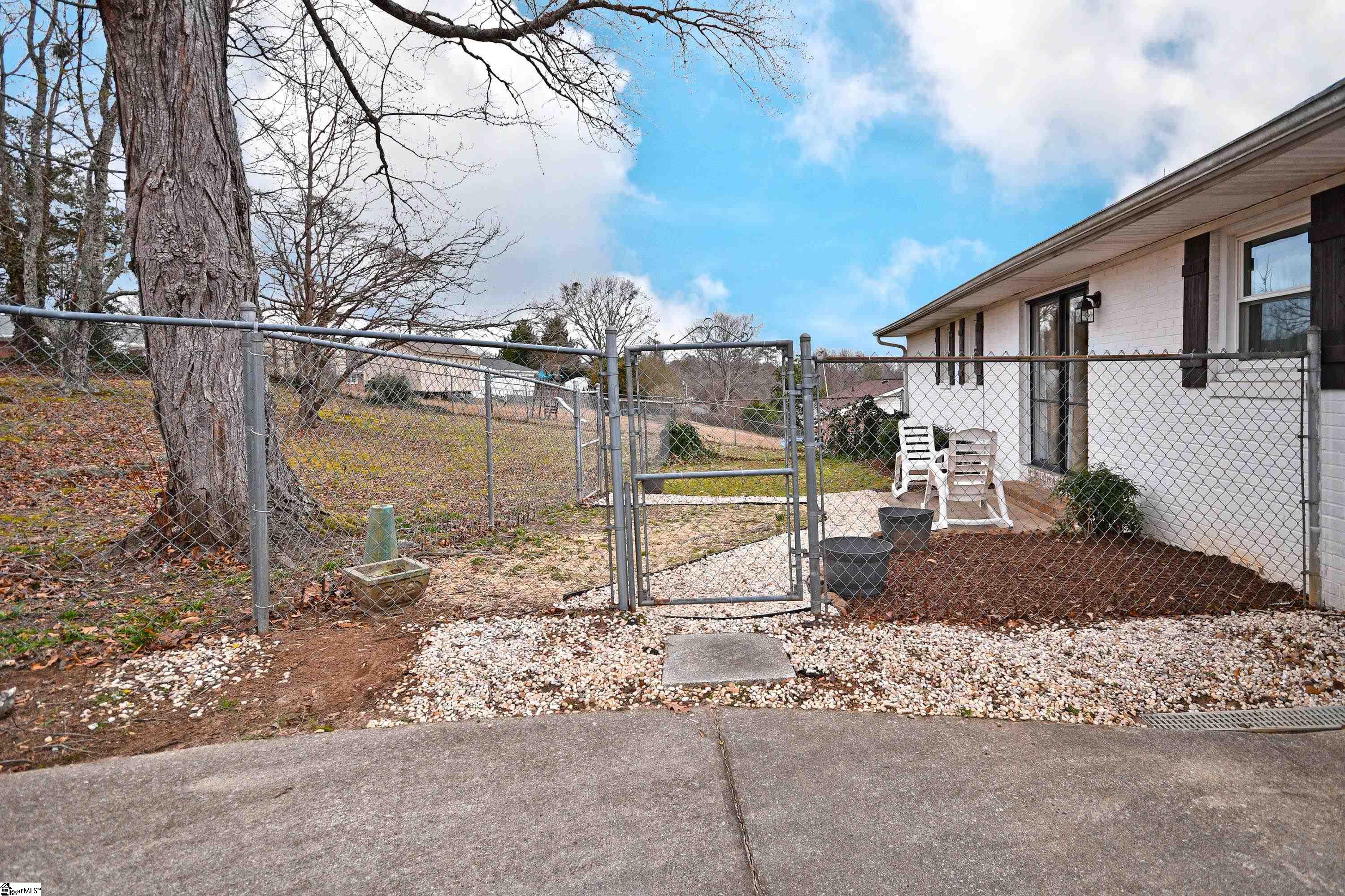 501 Tryon Street Greer, SC 29651 - Photo 29 of 34