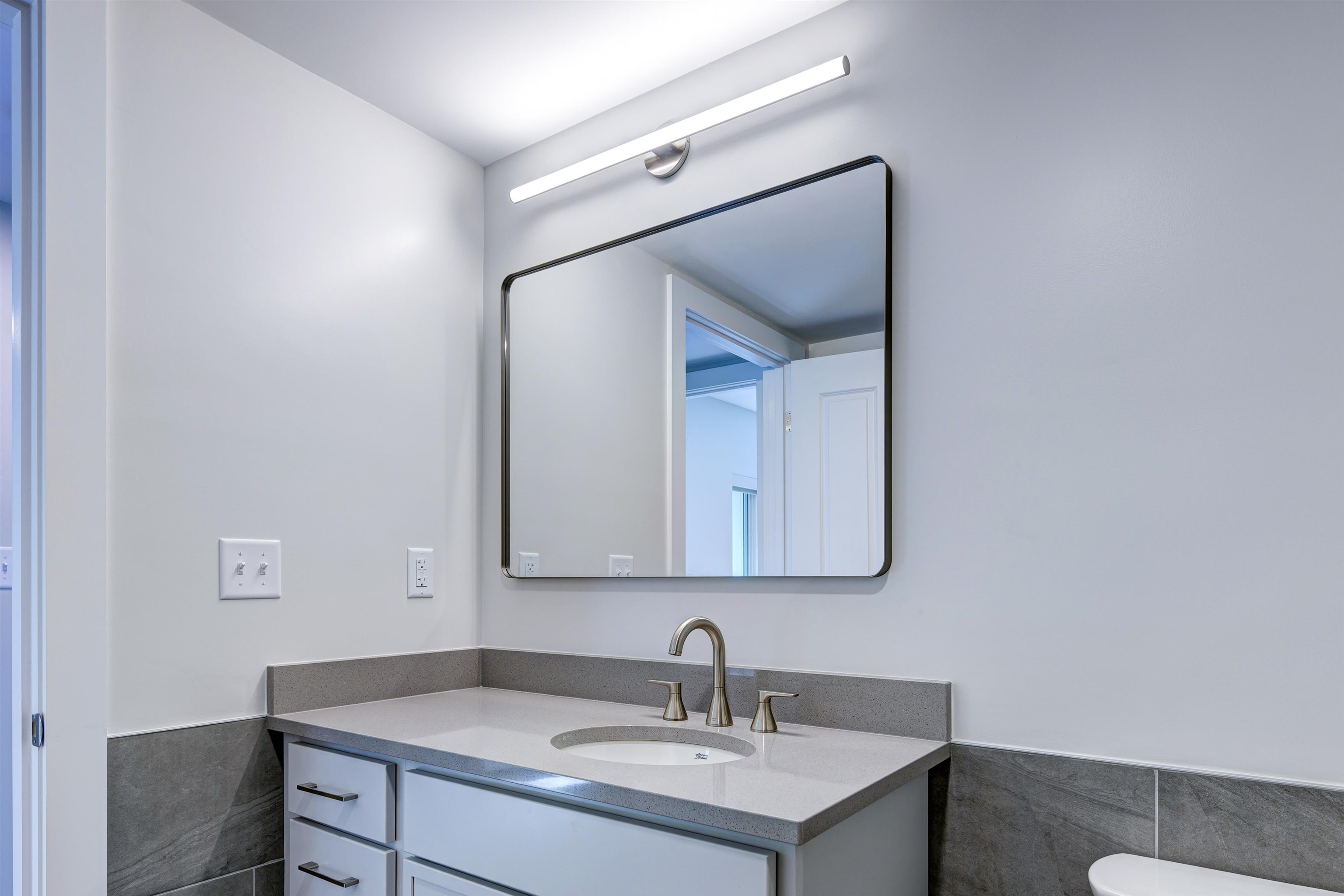 2059 Lafayette Road, Unit 203 Portsmouth, NH 03801 - Photo 19 of 26