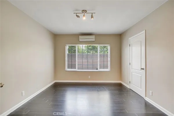 $6,500 | 1015 East Walnut Avenue, Orange, CA 92867