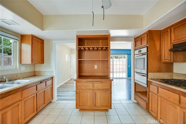 $6,500 | 1015 East Walnut Avenue, Orange, CA 92867