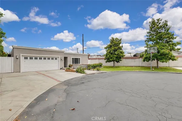 $6,500 | 1015 East Walnut Avenue, Orange, CA 92867