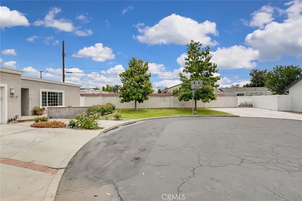 $6,500 | 1015 East Walnut Avenue, Orange, CA 92867