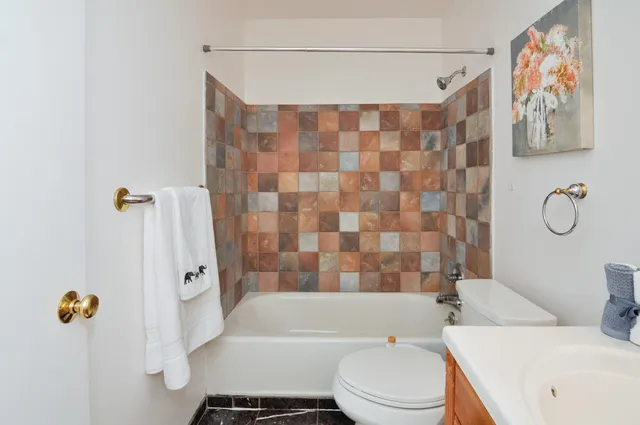 $415,000 | 520 Center Drive, Ann Arbor, MI 48103